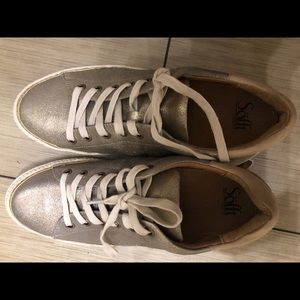 New WOT Sofft gold shoes size 9 beautiful!!